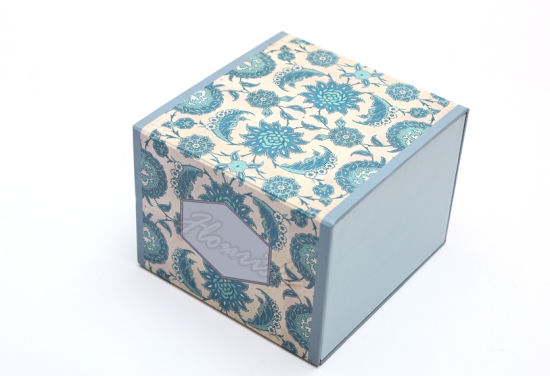 Custom Design OEM Logo Hot Foil Strong Cardboard Jewelry Gift Paper Box